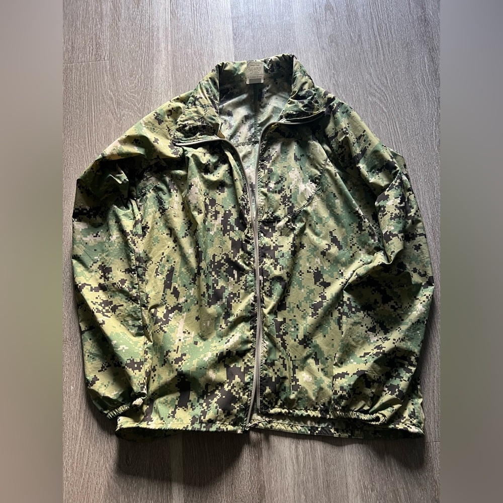 Patagonia Jacket AOR2 - Level 4 Windshirt - Large Long - Naval Special Warfare